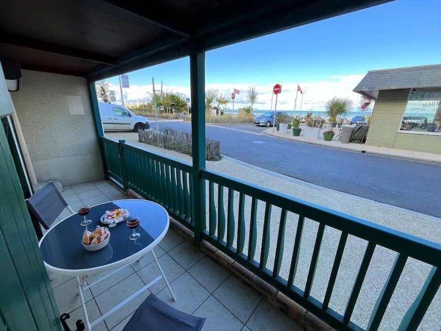לוק-סור-מר La Passerelle - Terrace And Balcony With Sea View מראה חיצוני תמונה